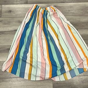 Beautiful midi skirt!